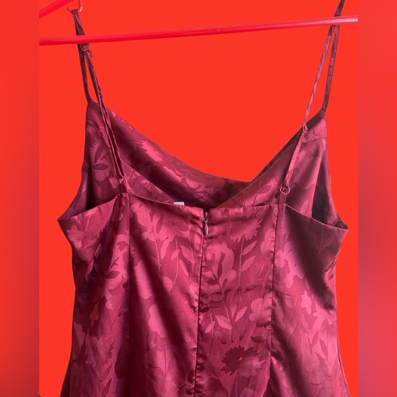Urban Outfitters Burgundy Red Satin Floral Cowl Neck Mallory Mini Dress Size M - Picture 8 of 13